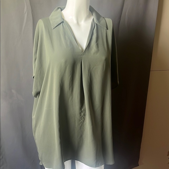 Reitmans Green Cuffed Sleeve Blouse with Notched Collar - Picture 1 of 6